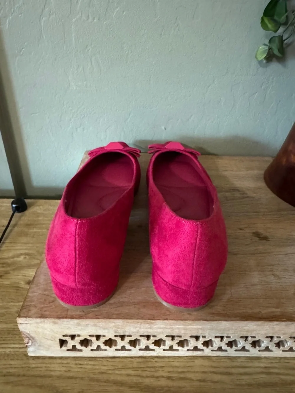 Fuchsia Suede Pointed Flats Chic Bow Detail Size 9
